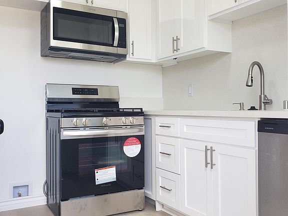 3rd image of 4213 Pepperwood Ave #1/2