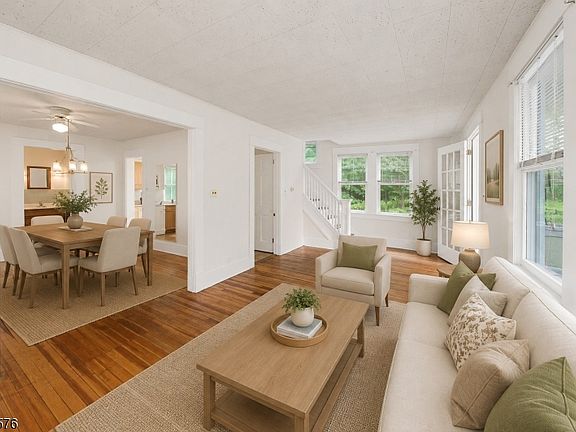 3rd image of 16 Garden Ave