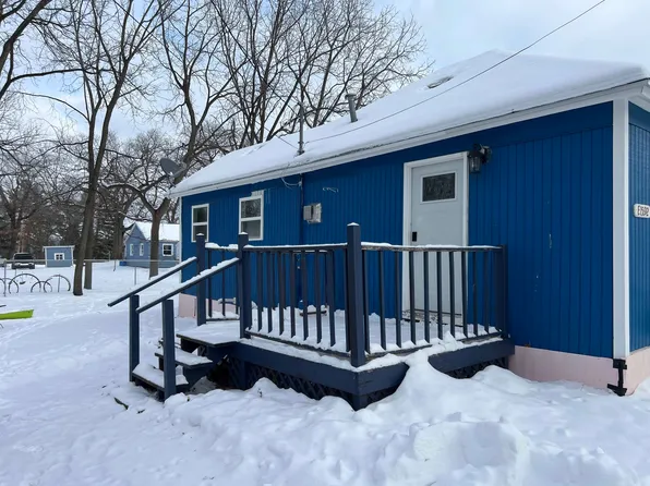 E1592 Murray Ln, Waupaca, WI 54981