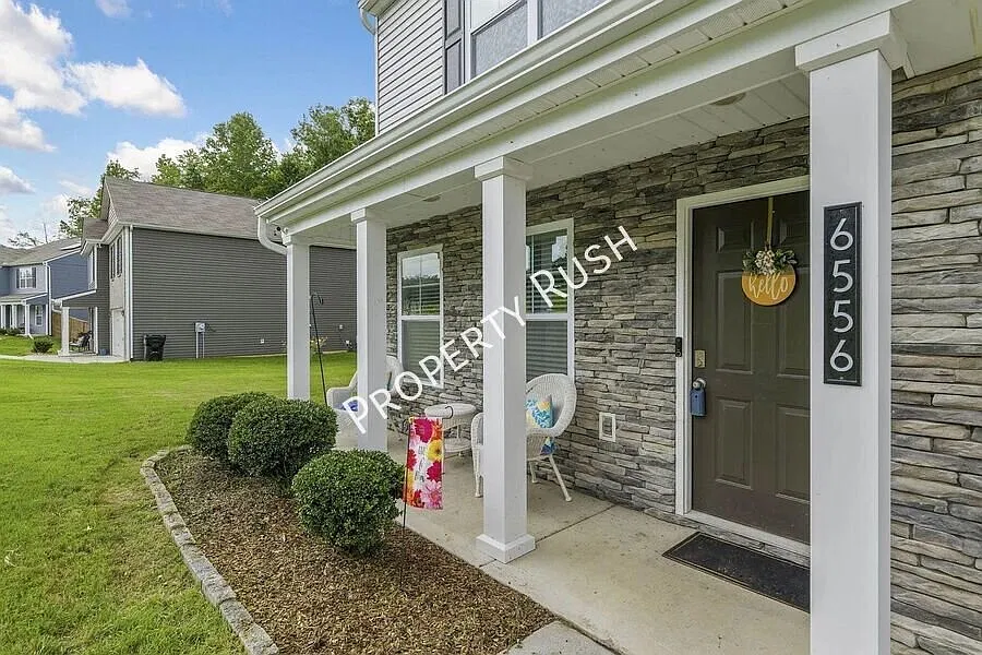 6556 Long Horn St. 4 Bed / 2.5 Bath Home on 1.2 Acres in Birchwood! $3,150/mo. — Photo 3
