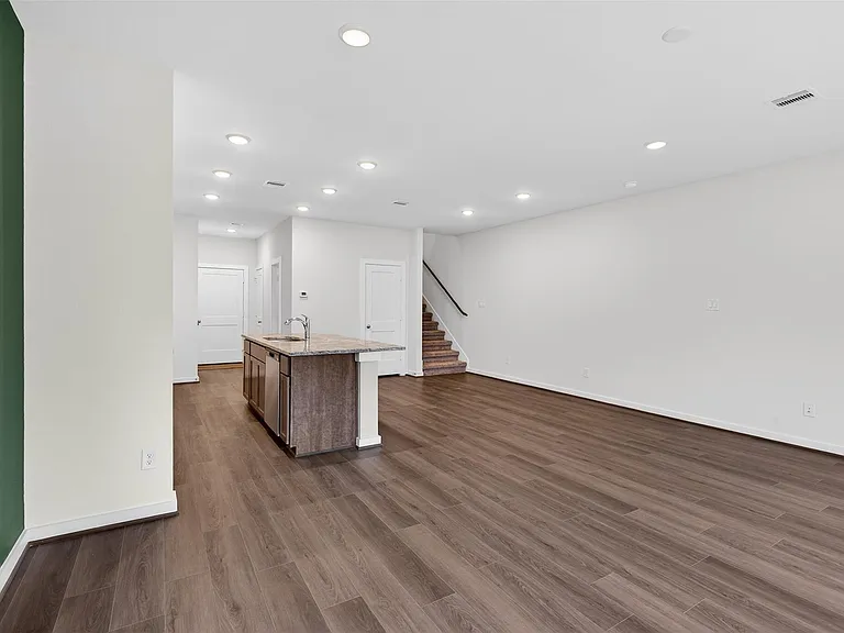 9113 Highland Northern Way — Photo 13