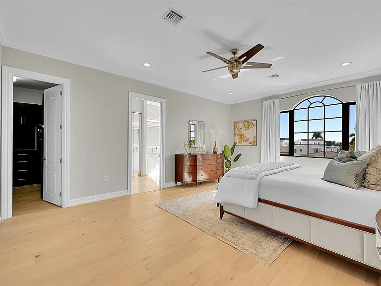 2254 SE 7th St — Photo 22