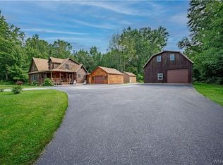 2907 Carmen Rd, Middleport, NY 14105