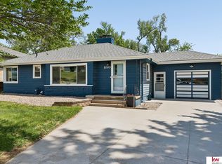 1003 Parkway Dr, Bellevue, NE 68005