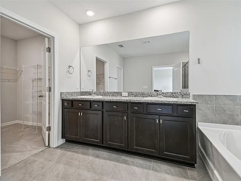 3827 Sunny Spring St — Photo 32