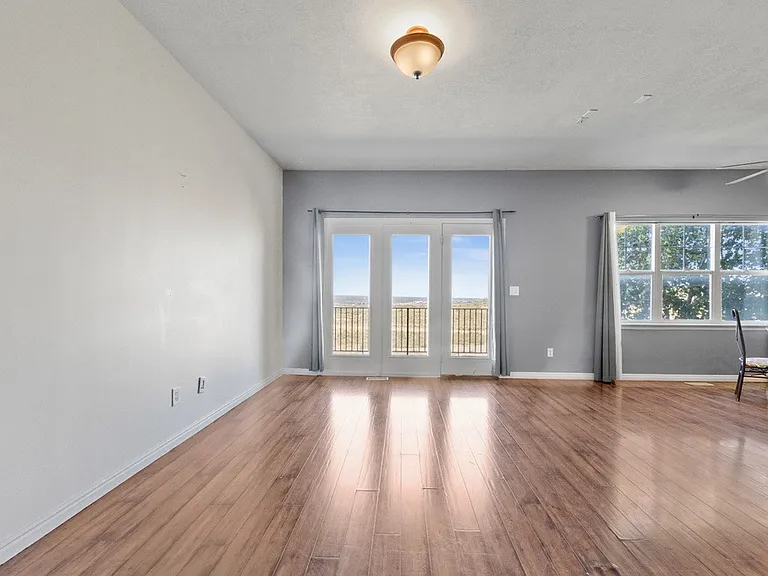 129 E Chandlerpoint Way — Photo 4