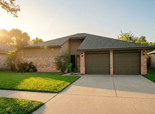 16210 Summer Dew Ln, Houston, TX 77095