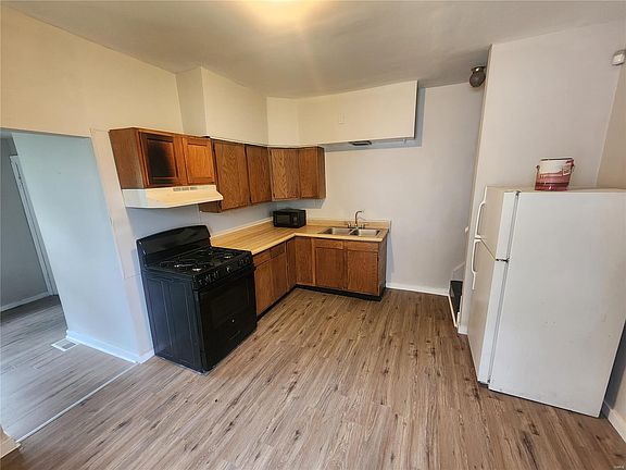 2nd image of 8306 McLaran Ave