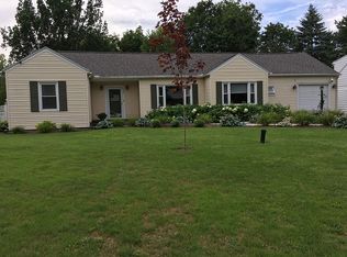 106 Valerie Dr, Fayetteville, NY 13066