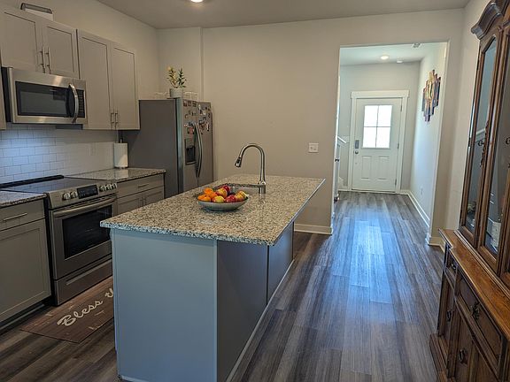 3rd image of 4234 Aragorn Way
