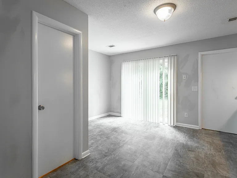 Saint Victors Lane Townhomes — Photo 9
