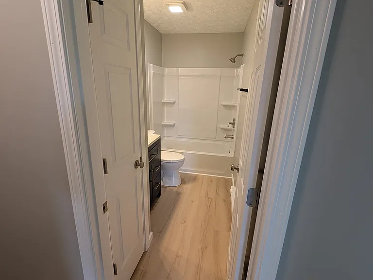 1550 Hawk Cir — Photo 8