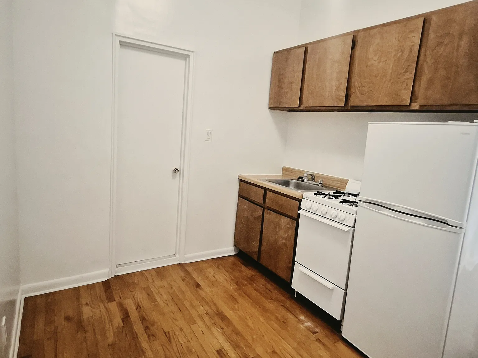 305 Columbus Avenue — Photo 3