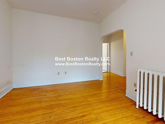 4th image of 91 Trowbridge St #34