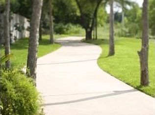 1124 Cottage Grove Cir, Bryan, TX 77801