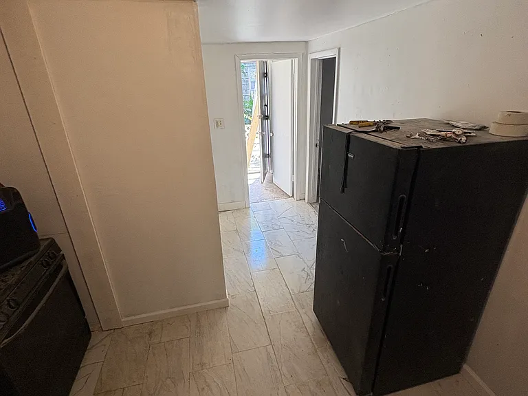 178 N Lake Ave #2 — Photo 8