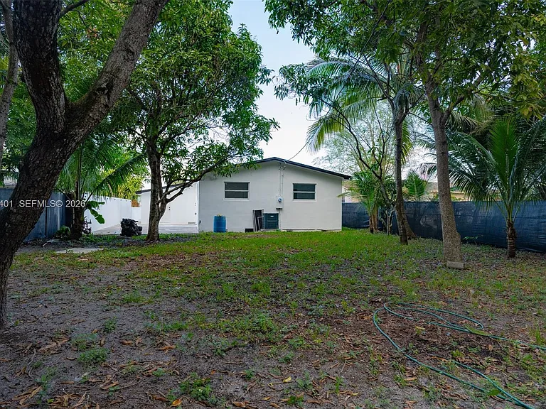 2600 NW 108th St — Photo 35
