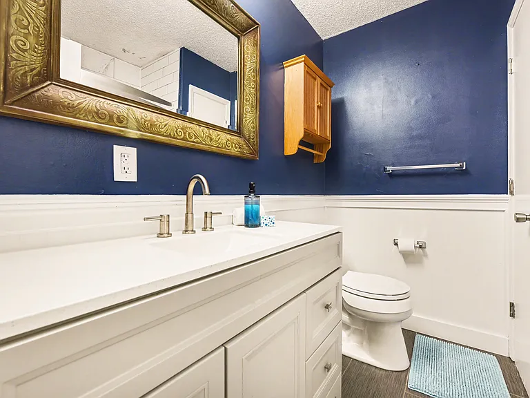 Full second floor bathroom with shower/tub combo