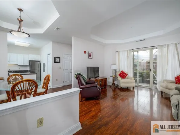 2123 Windrow Dr, Princeton, NJ 08540