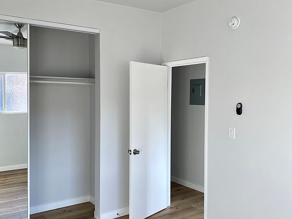 2nd image of 542 1/2 S Hobart Blvd #21