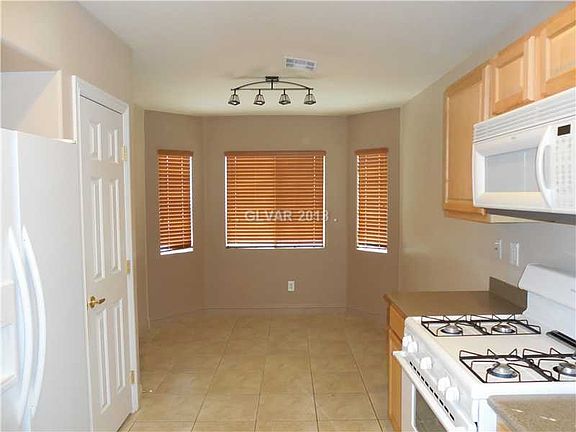 3rd image of 2755 Bridleton Ave