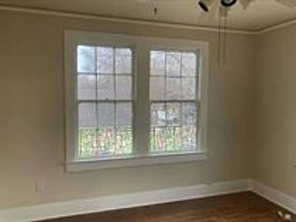 2nd image of 730 Spanish Town Rd #3