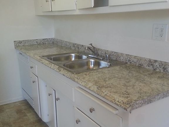 3rd image of 14430 Magnolia Blvd APT 08