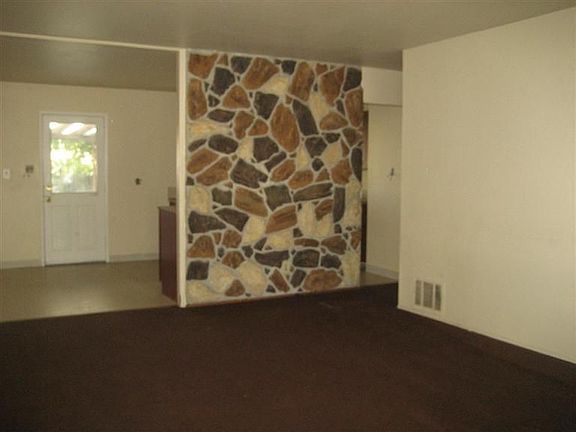 2nd image of 7031 Larchmont Dr
