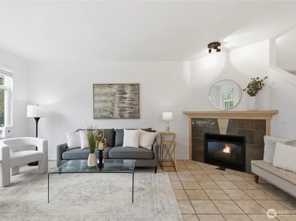 945 232nd Place NE #945, Sammamish, WA 98074