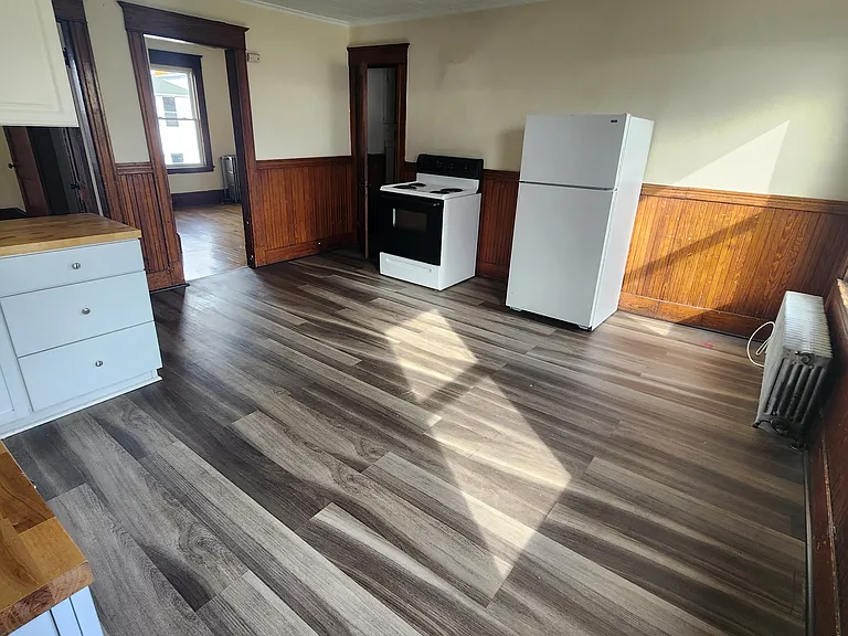 33 Bradley St #3R — Photo 2