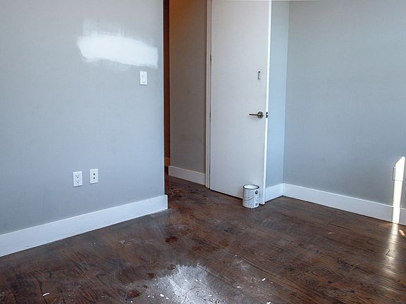 5th image of 172 Stockholm St #11X