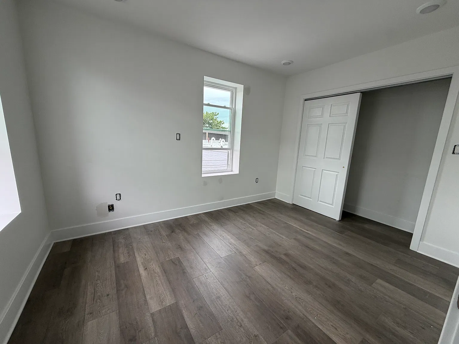 3224 W Oxford St — Photo 1
