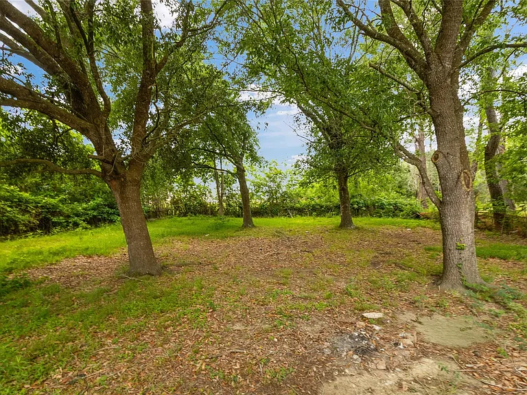 5110 FM 1765 — Photo 4