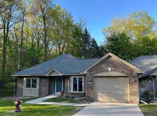 21355 Boxwood Ct, Farmington Hills, MI