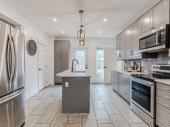 4th image of 30 Eugenia St