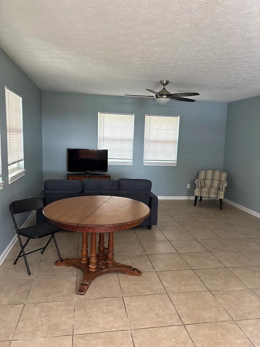 Photo 2 of 14 - 336 N Gray Ave #B - Panama City, FL Building Photo - 336 N Gray Ave #B
