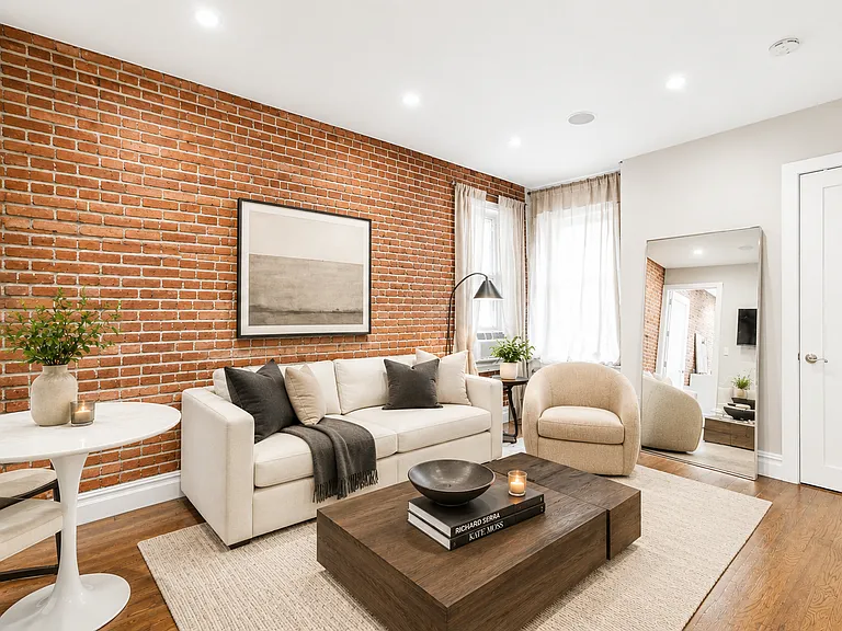 321 W 11th St #14C — Photo 1