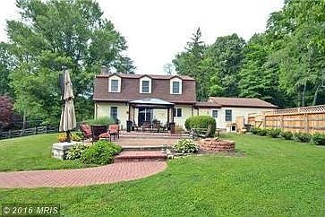 Path Leading to Self Cleaning Pool