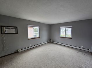 215 Baltimore St APT 4, Waterloo, IA 50701