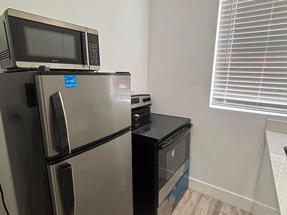 4th image of 1051 NW 2nd St #5