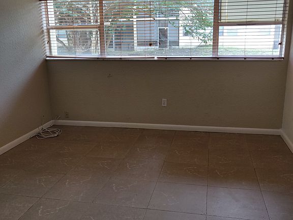 5th image of 7420 NW 85th Ct APT 107