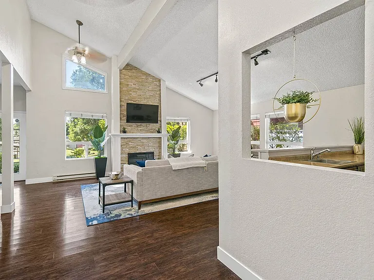 Brookstone Apartments — Photo 11