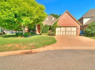 4517 Olde Village Cir, Edmond, OK 73013