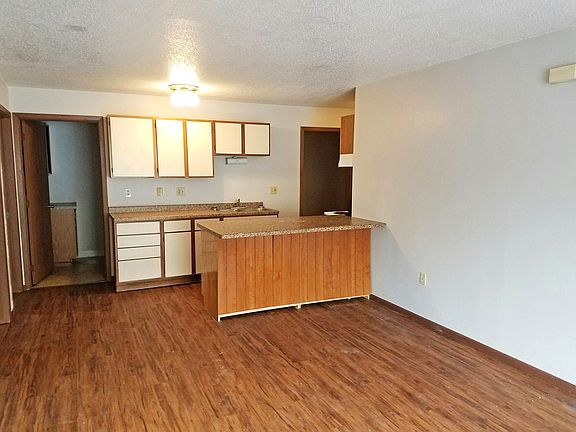 2nd image of 821 5th Ave S #825