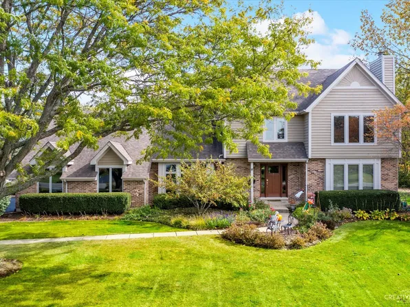 7N309 Fox Bend Dr, Saint Charles, IL 60175