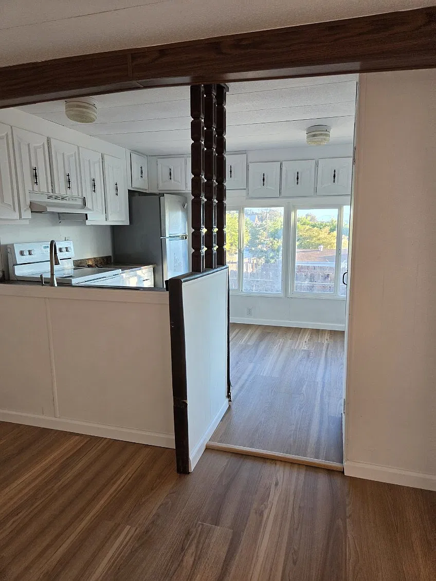 3 bed, 800 sqft, $1,800 — Photo 1