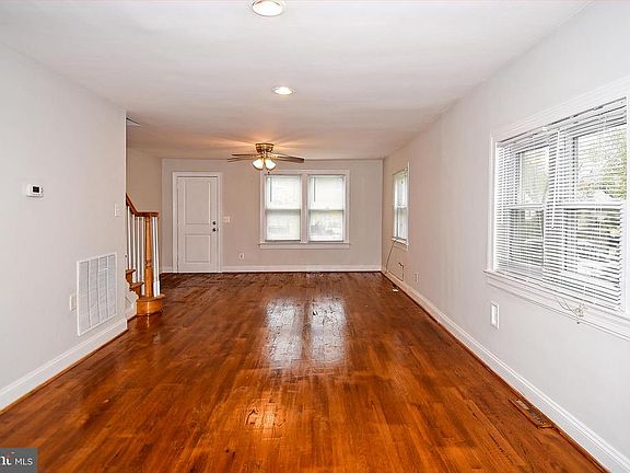 4th image of 3531 Lacy Blvd
