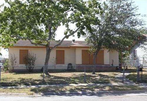 1st image of 4633 Larkspur Ln
