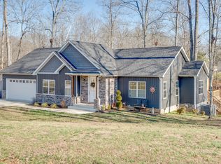 536 Aubrey Ln, Burns, TN 37029