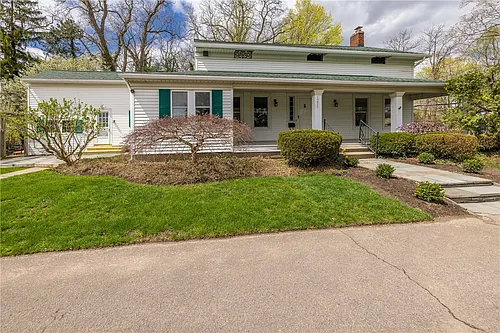 1253 Fairport Rd Photo 1